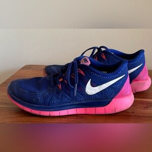 Women’s Size 8 Nike Sneakers Blue & Hot Pink Tennis Shoes